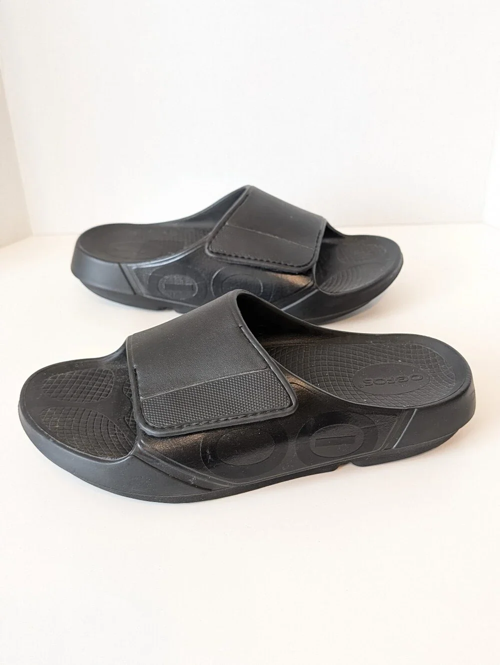 Oofos OOahh Sport Flex Black Recovery Slide Sandals